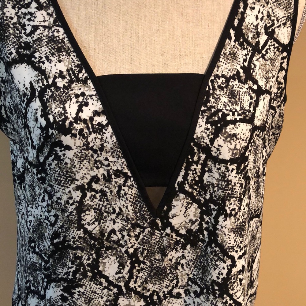 Express python print tank top - Picture 2 of 4